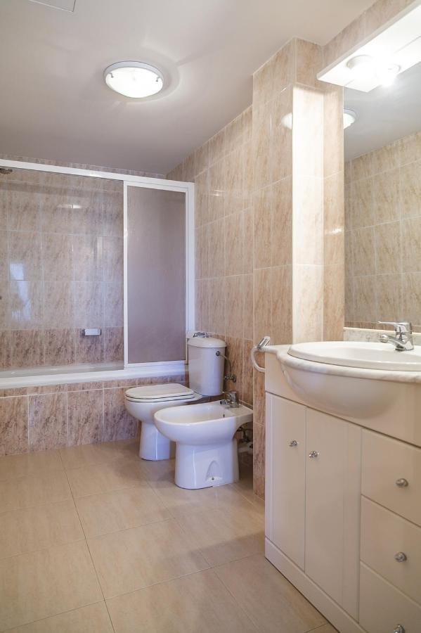 Uhc Village Park Apartments Salou Bagian luar foto